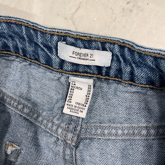 Forever 21 Shorts Womens Size 30 Cut Off High Rise Distressed Medium Wash Blue - Picture 2 of 4